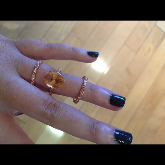 LAST ONE A fun set of rose gold ring set - Picture 5 of 8